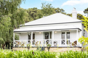 SPRIGG COTTAGE Adelaide Hills Luxury Retreat